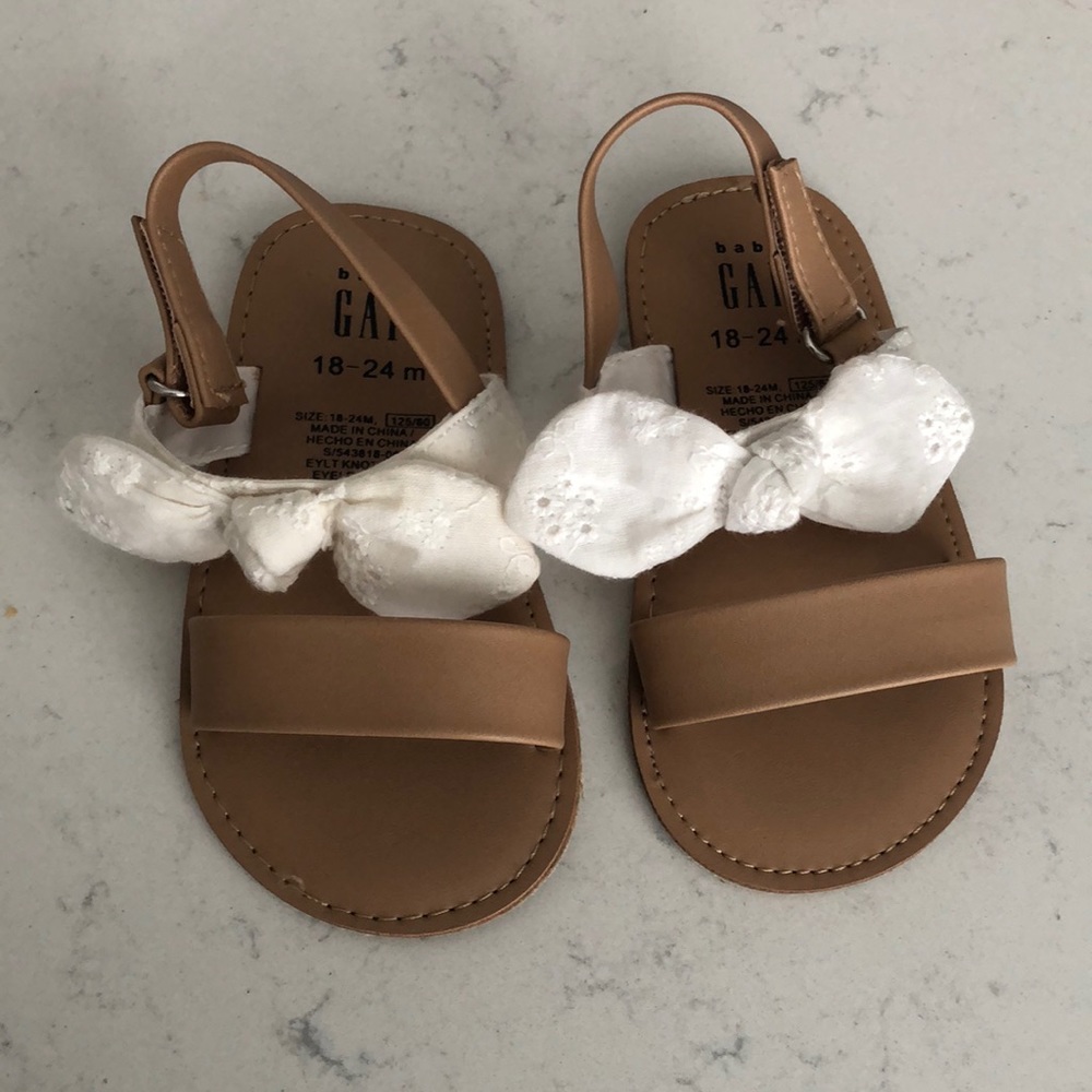 Baby gap sandals